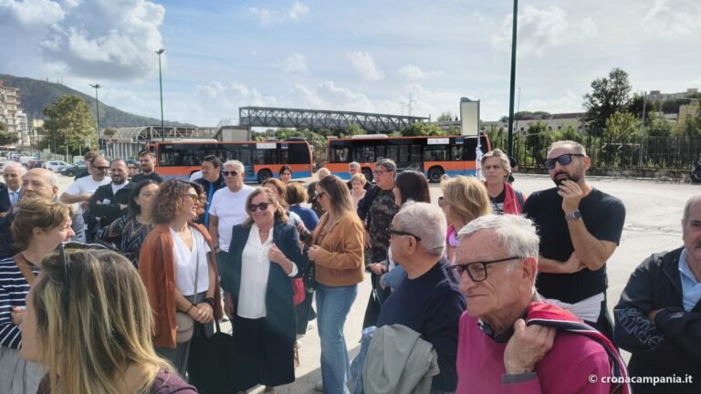 Presidio del Comitato Pianura Libera davanti al cantiere di via Pablo Picasso